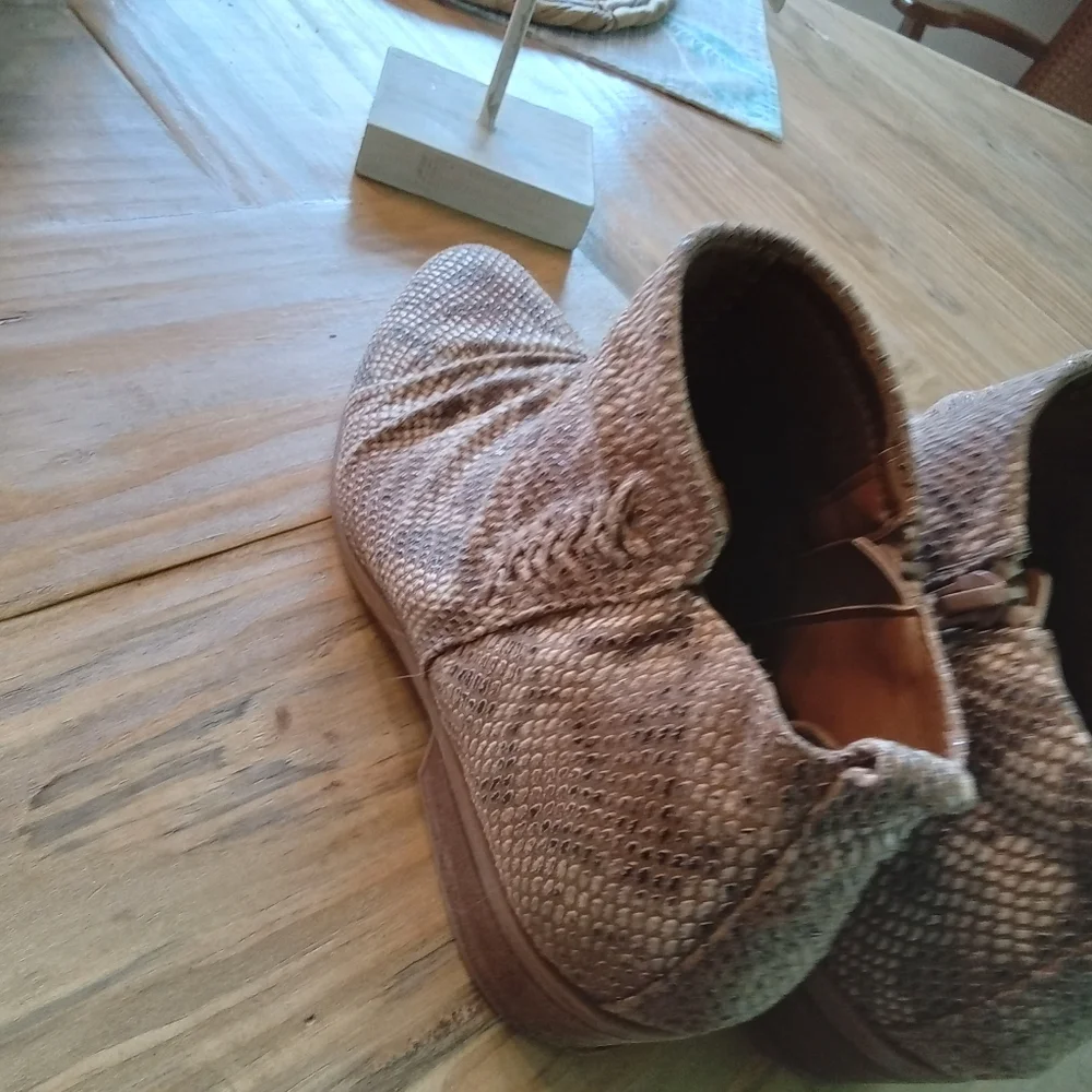 Bare Traps Grafton Almond Snakeskin Ankle Boots Size 8.5 - Picture 7 of 15